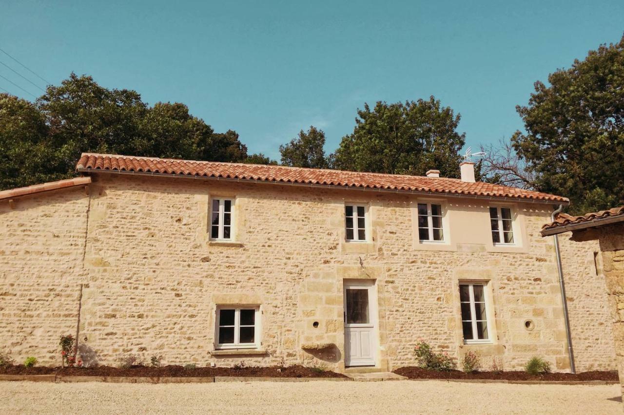 Gites Les Demeures De Valette Azay-le-Brule 外观 照片